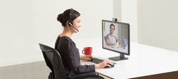 foto 7 LOGITECH afbeelding 960-000972 RANDAPPARATUUR > WEBCAMS