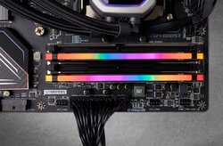 foto 3 CORSAIR afbeelding CMW16GX4M2C3000C15 COMPONENTEN > GEHEUGEN > DDR4